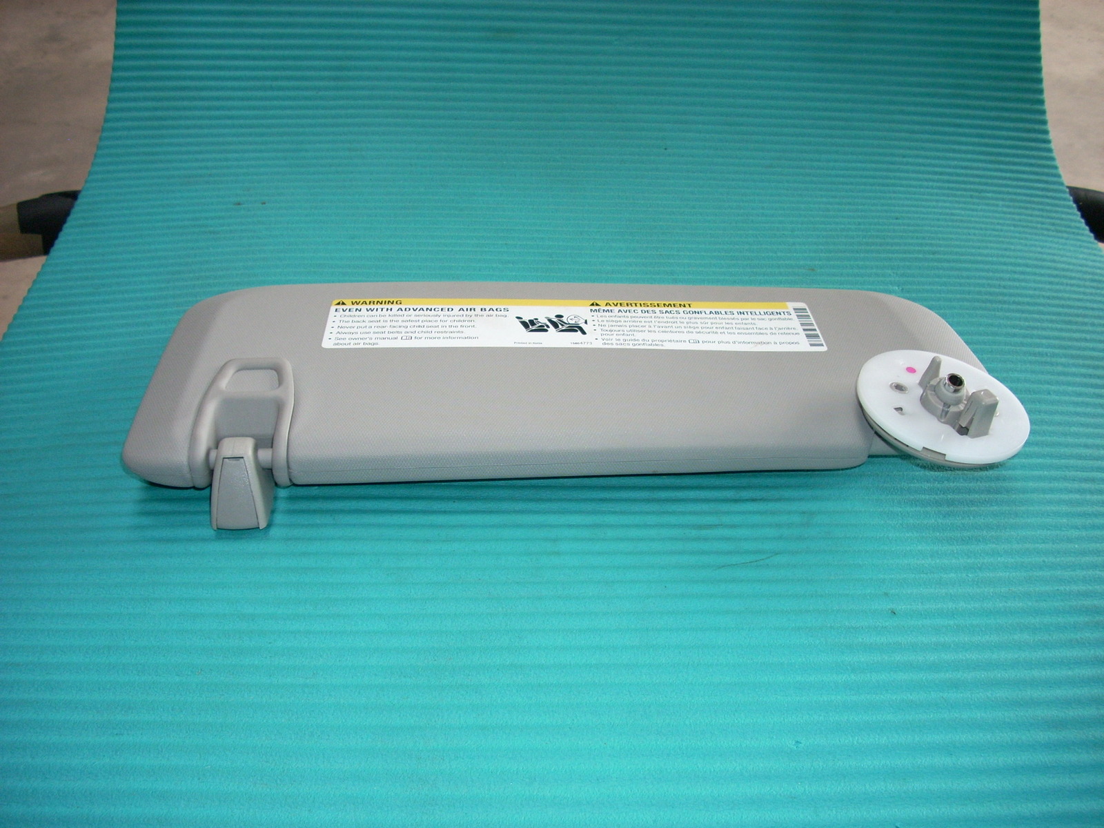 2012 CHEVY CRUZE RIGHT PASSENGER SIDE GRAY SUN VISOR WITH MIRROR Car