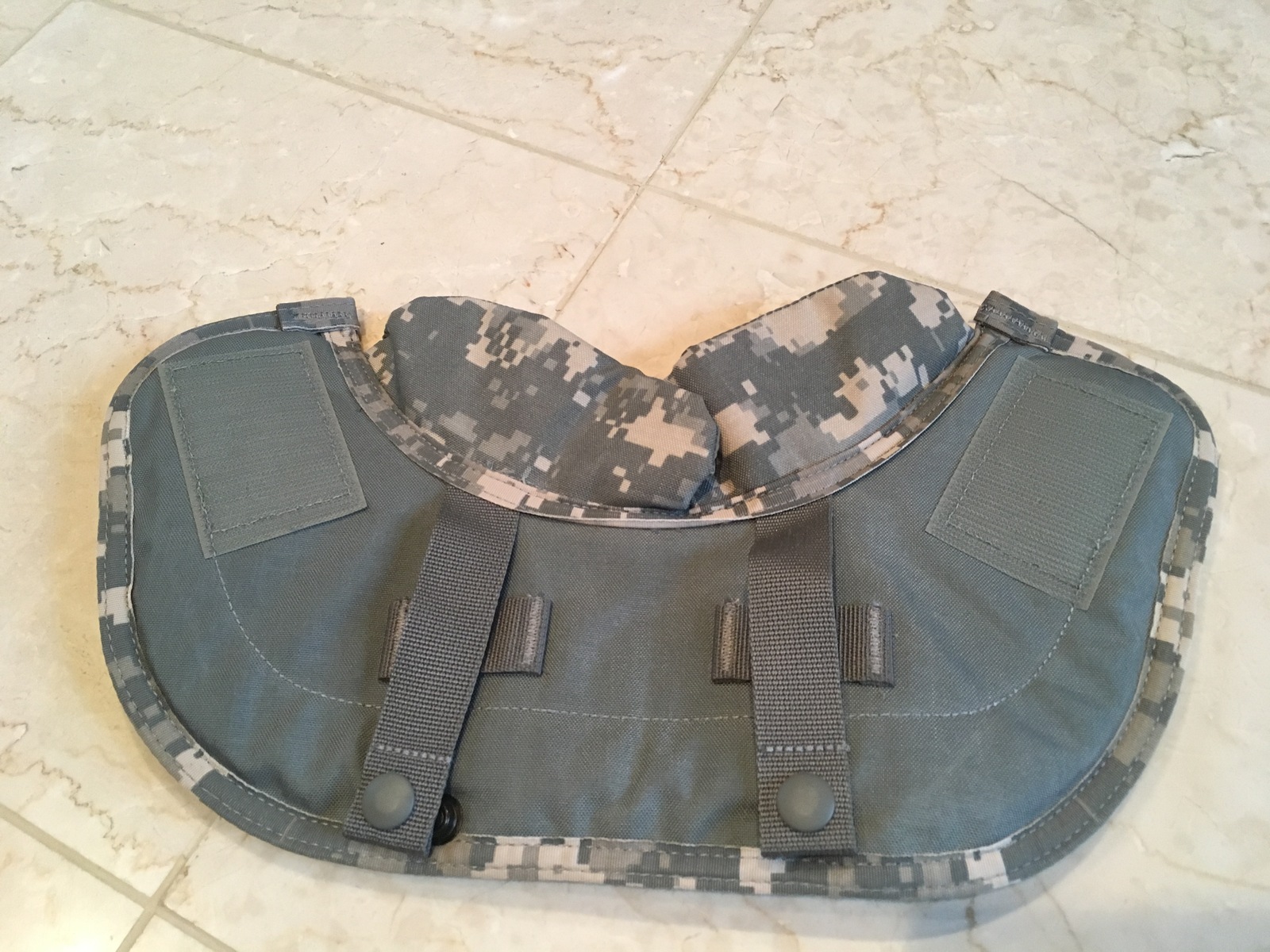 Yoke/collar back assemblysize smalluniversal digital camo1 piece