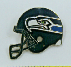 NFL Seattle Seahawks Helmet Shaped Official Collectible Pinback Pin Button 2002 - $18.32