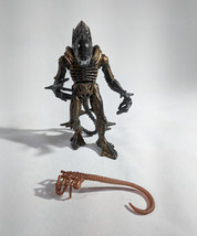 Kenner Aliens Scorpion Alien Action Figure with Face Hugger and Mini Comic - $10.00