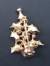 Vtg Avon Christmas Tree Pin Brooch Sparkly Rhinestones Green Gold Tone Holiday - $14.85
