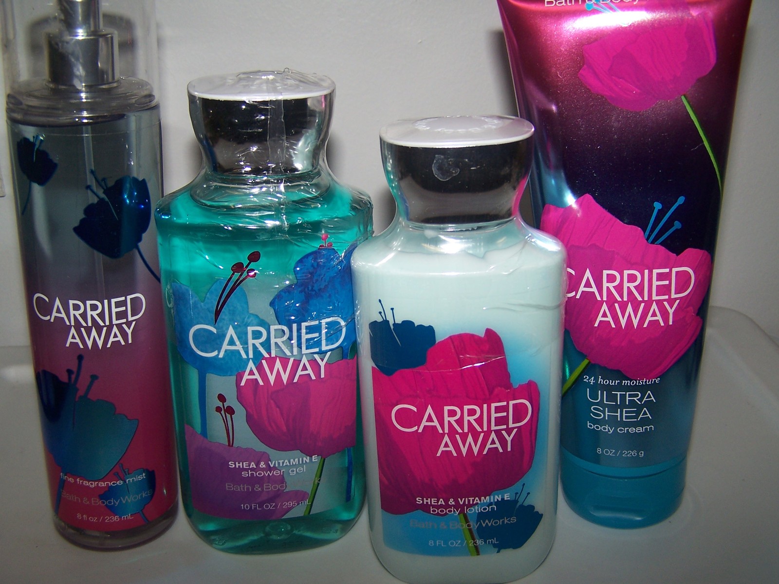 4 Pc Bath & Body Works Carried Away Gift Set Lotion, Cream, Shower Gel