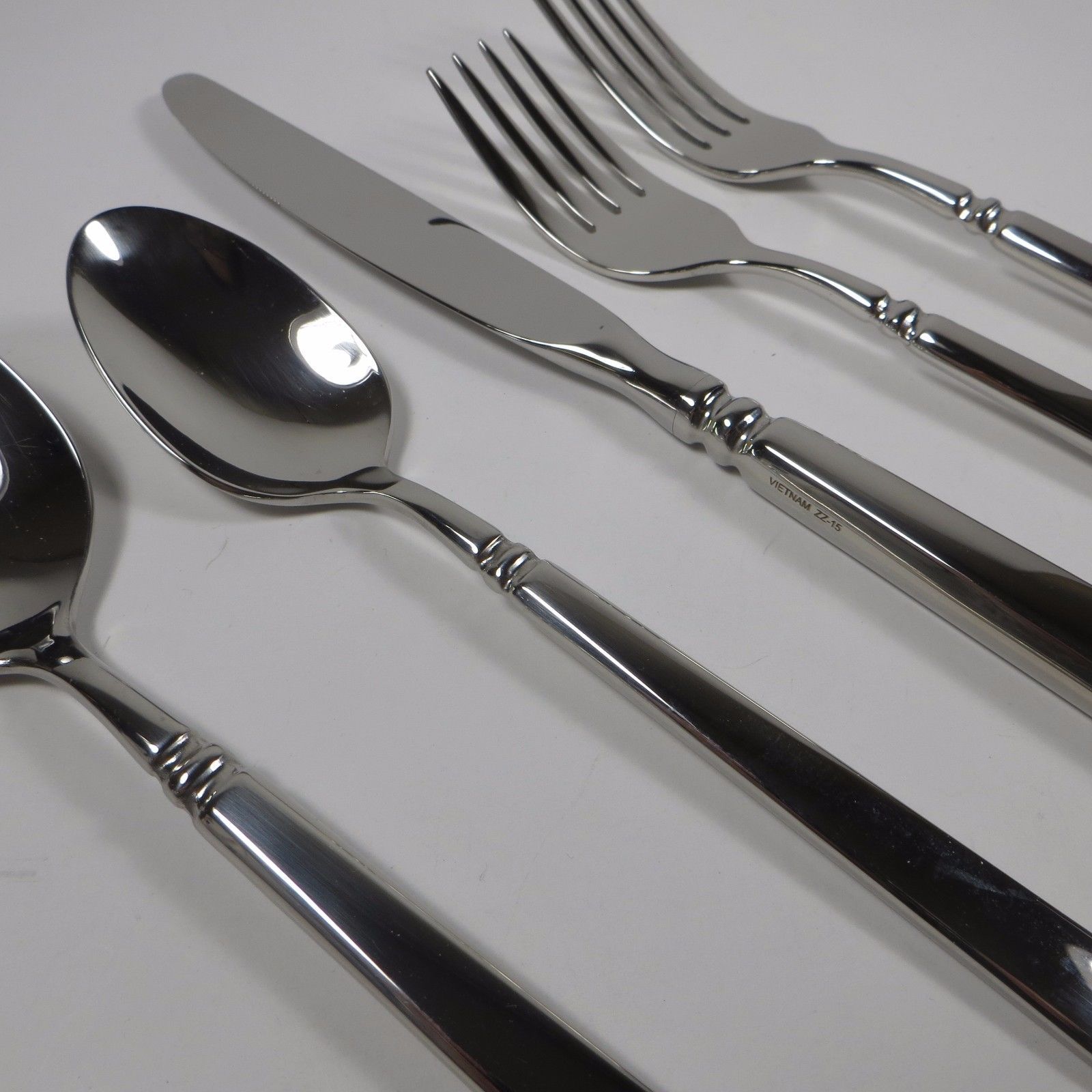 5 pc Set Oneida EASTON Stainless Flatware Glossy New in Box Flatware