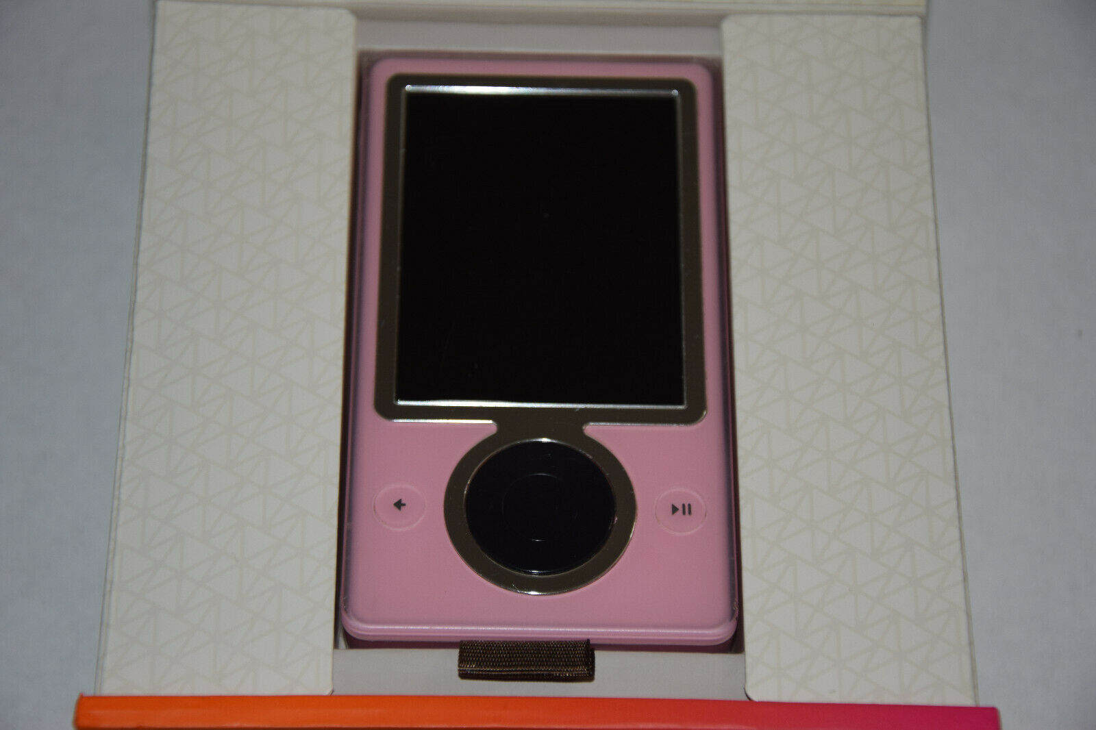 Microsoft Zune 30 GB WiFi FM Radio WMA MP3 Media Player Limited