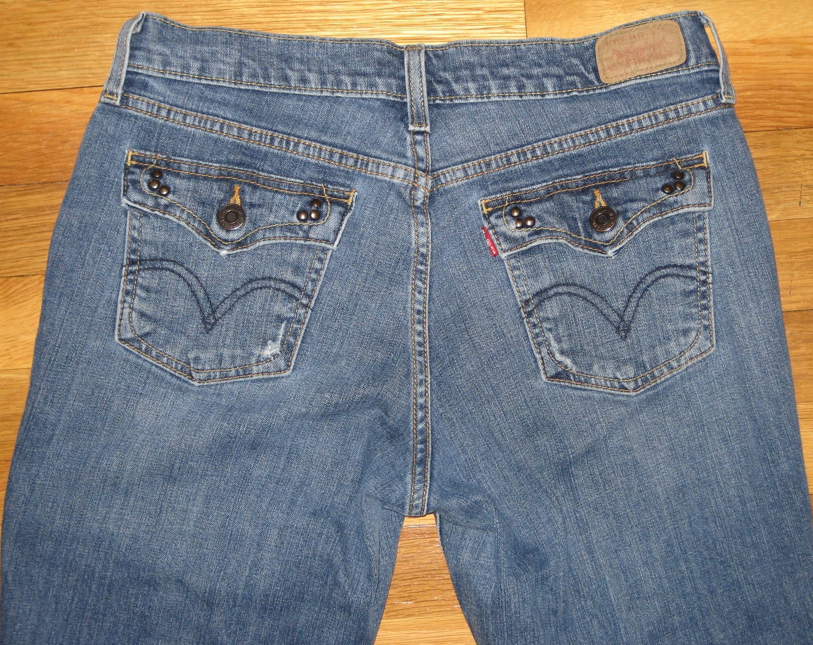 Levi’s Levi Strauss 516 Women’s Boot Cut Flap Pocket Jeans, 4M - Jeans
