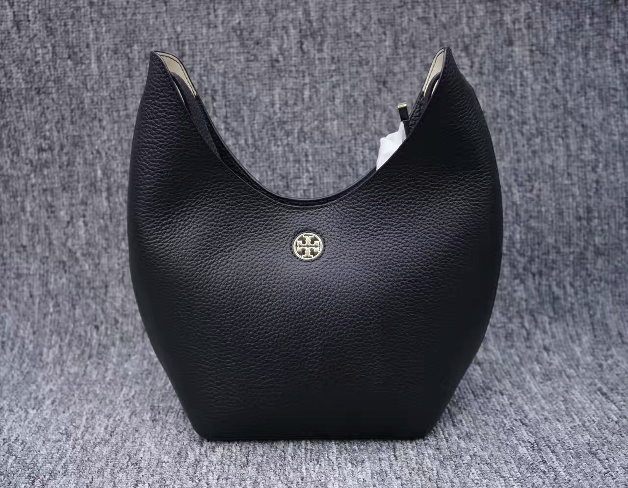 tory burch perry hobo bag