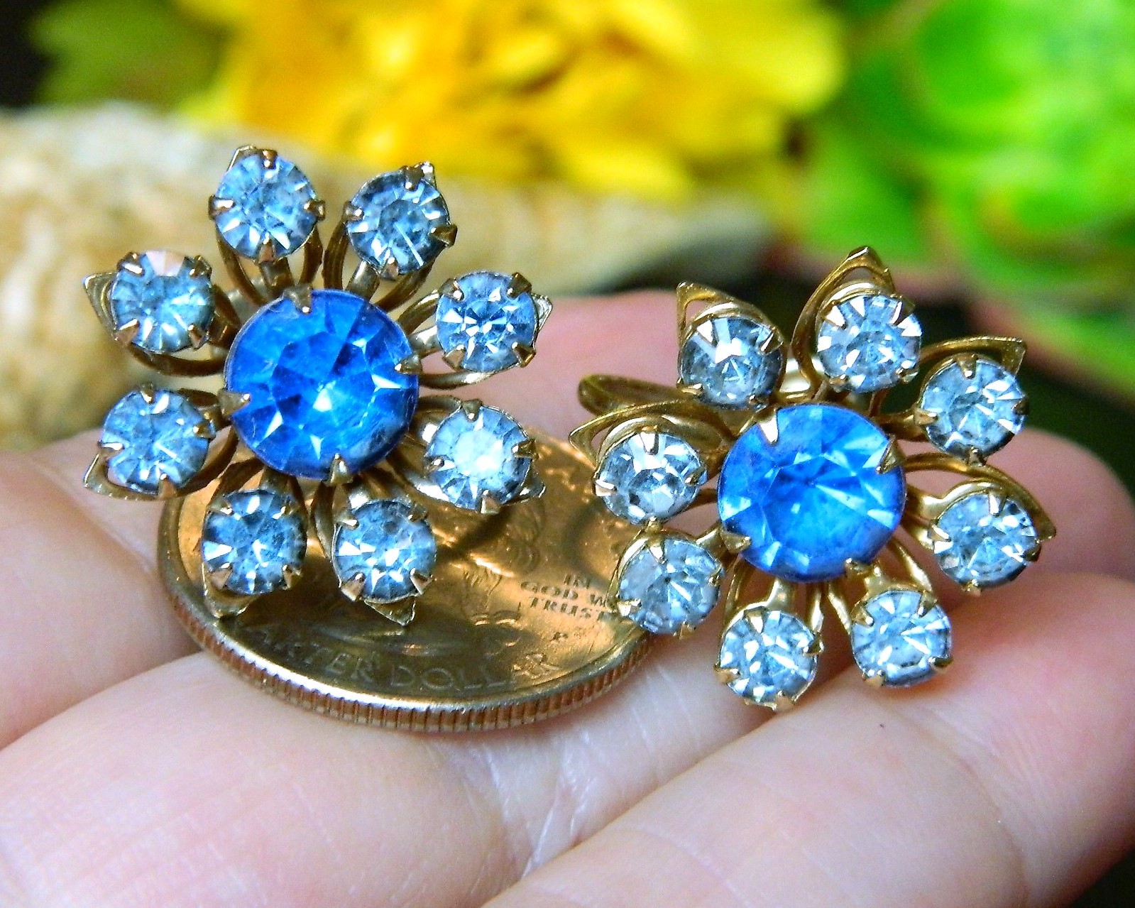 Vintage Blue Rhinestones Petals Flower Daisy Earrings Screw Back