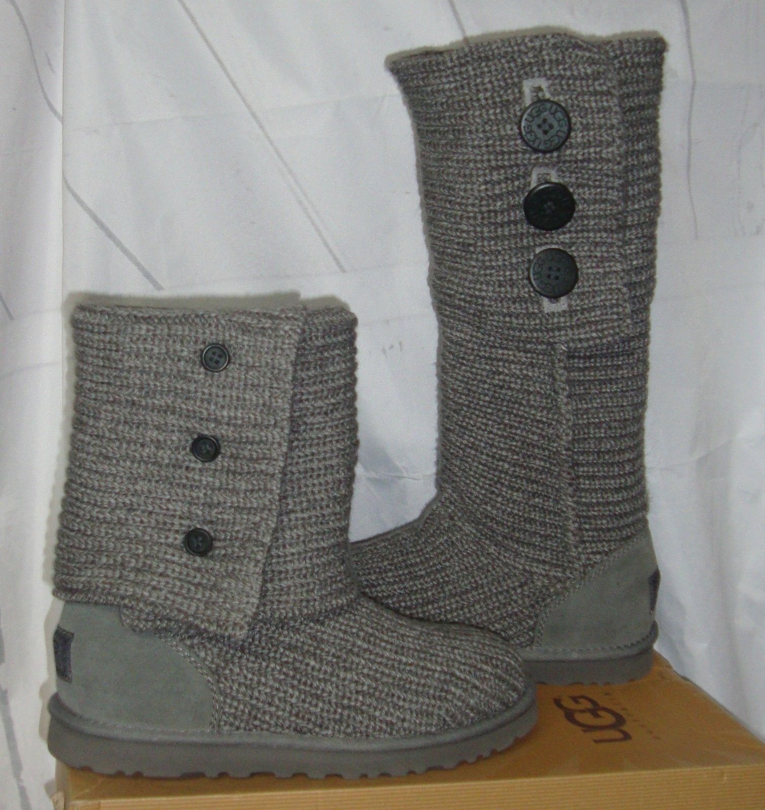 ugg sn 5819