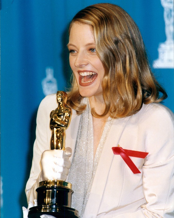 Jodie Foster 8x10 Photo holding Academy Award Photographs