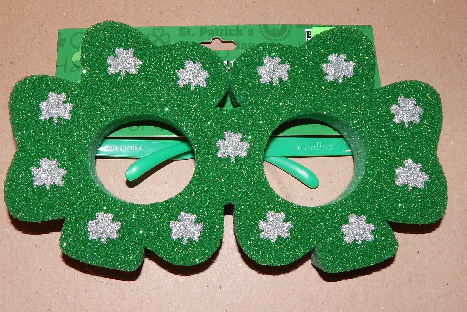 Primary image for St.Patricks Day Irish Foam Fun Shamrock Glasses 8 1/2" Glitter 104P