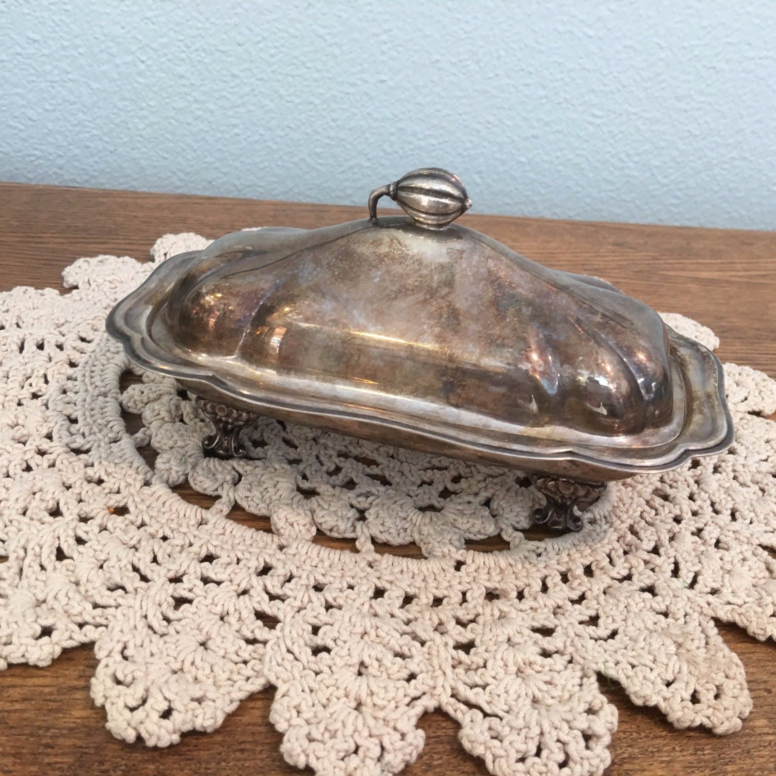 English Silver MFG Butter Dish w Glass Liner & Lid MADE IN USA Vintage