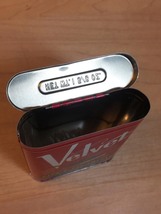 Vintage 50s Velvet Pipe & Cigarette Tobacco tin/packaging 1 5/8oz image 4