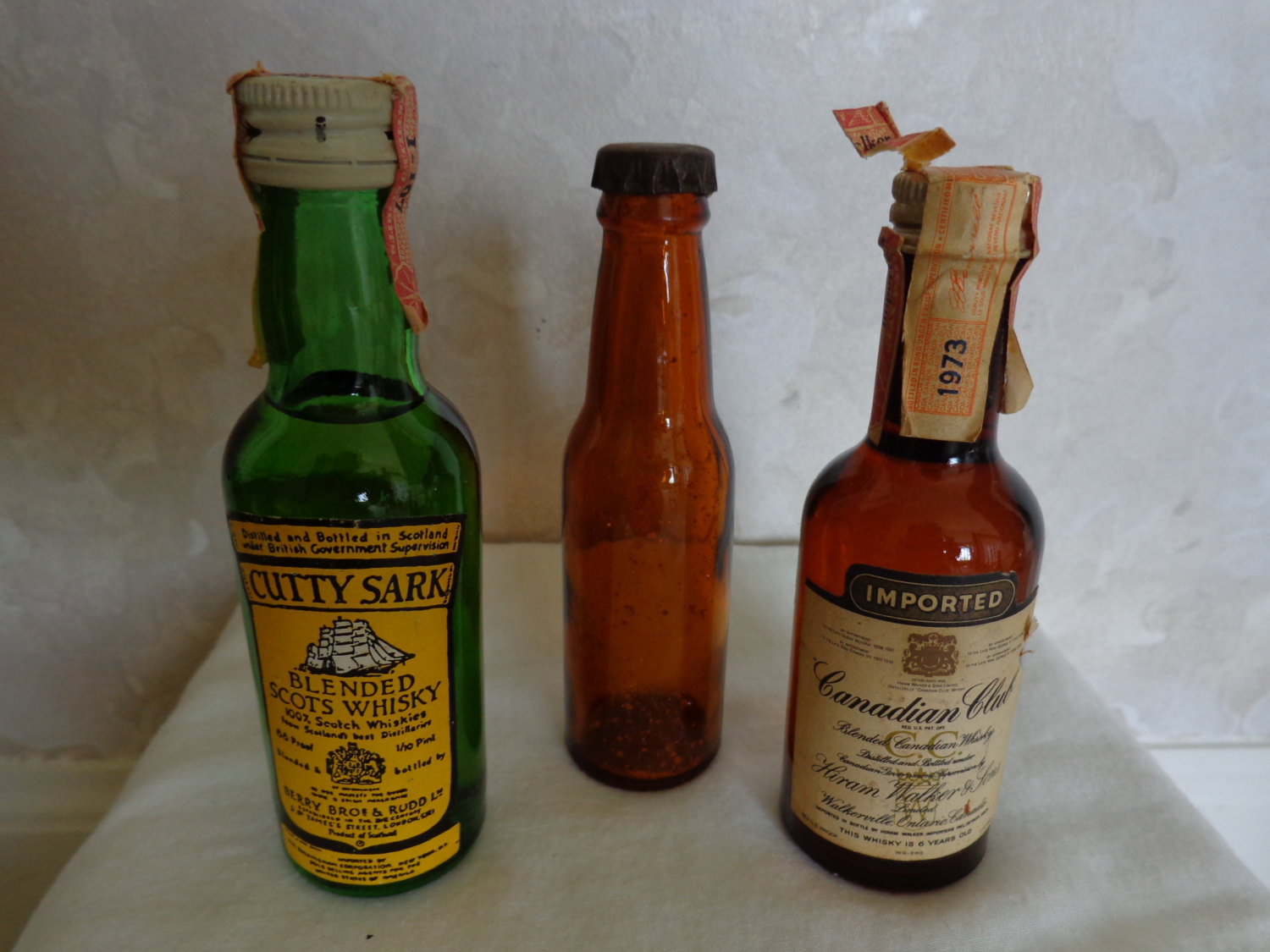 Set Of Three Vintage Miniature LIQUOR COLLECTORS BOTTLES (2397). Whiskeys Screw Top