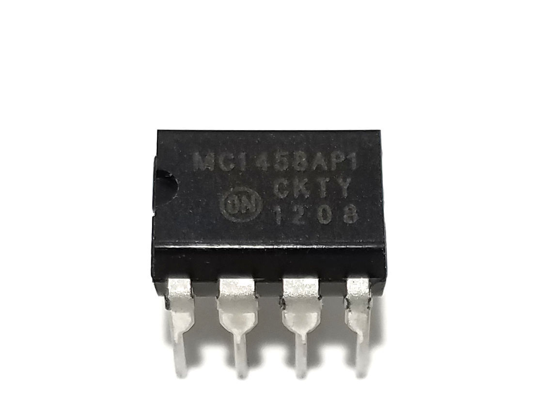 Pack of 300 RES ARRAY 4 RES 5.6K OHM 1206 CAT16-562J4LF