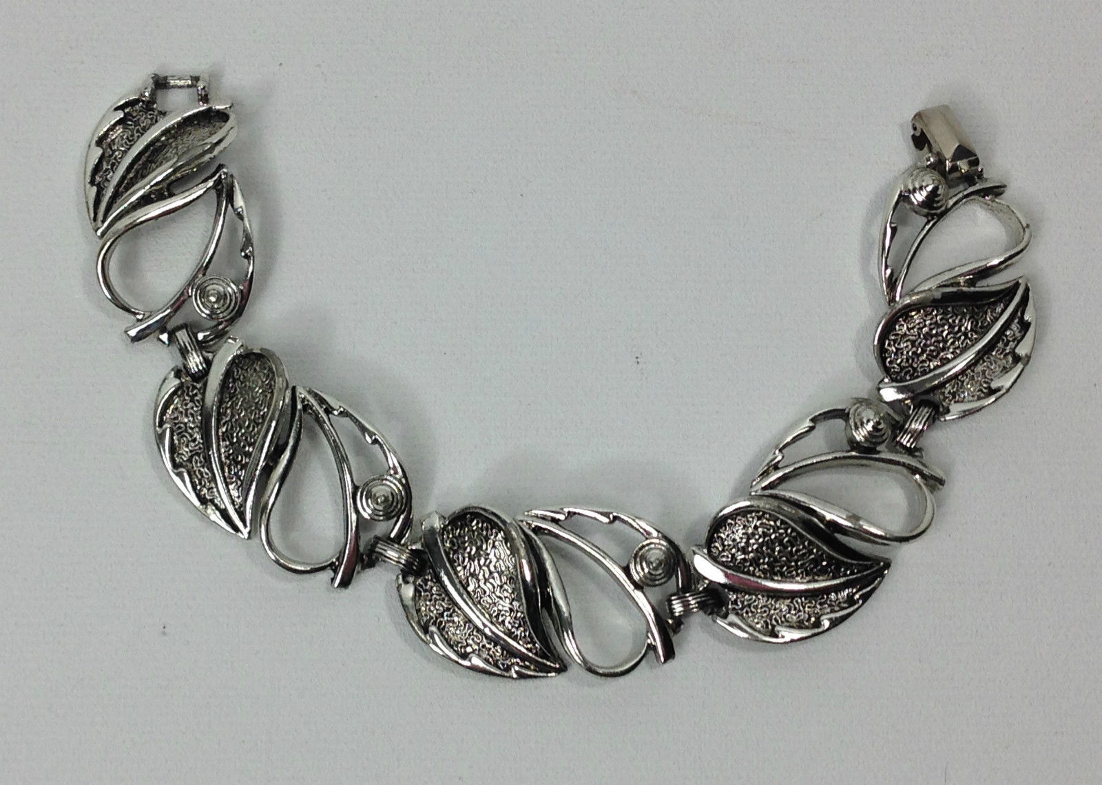 Sarah Coventry Leaf Link Bracelet Chunky Silver Tone Vintage Signed 