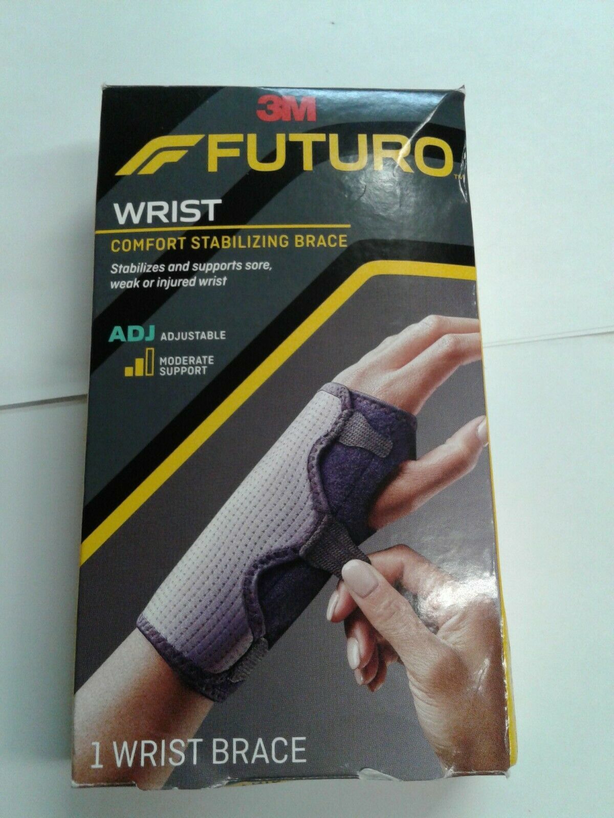 3M FUTURO WRIST RIGHT COMPRESSION STABILIZING BRACE SMALL/MEDIUM BRAND