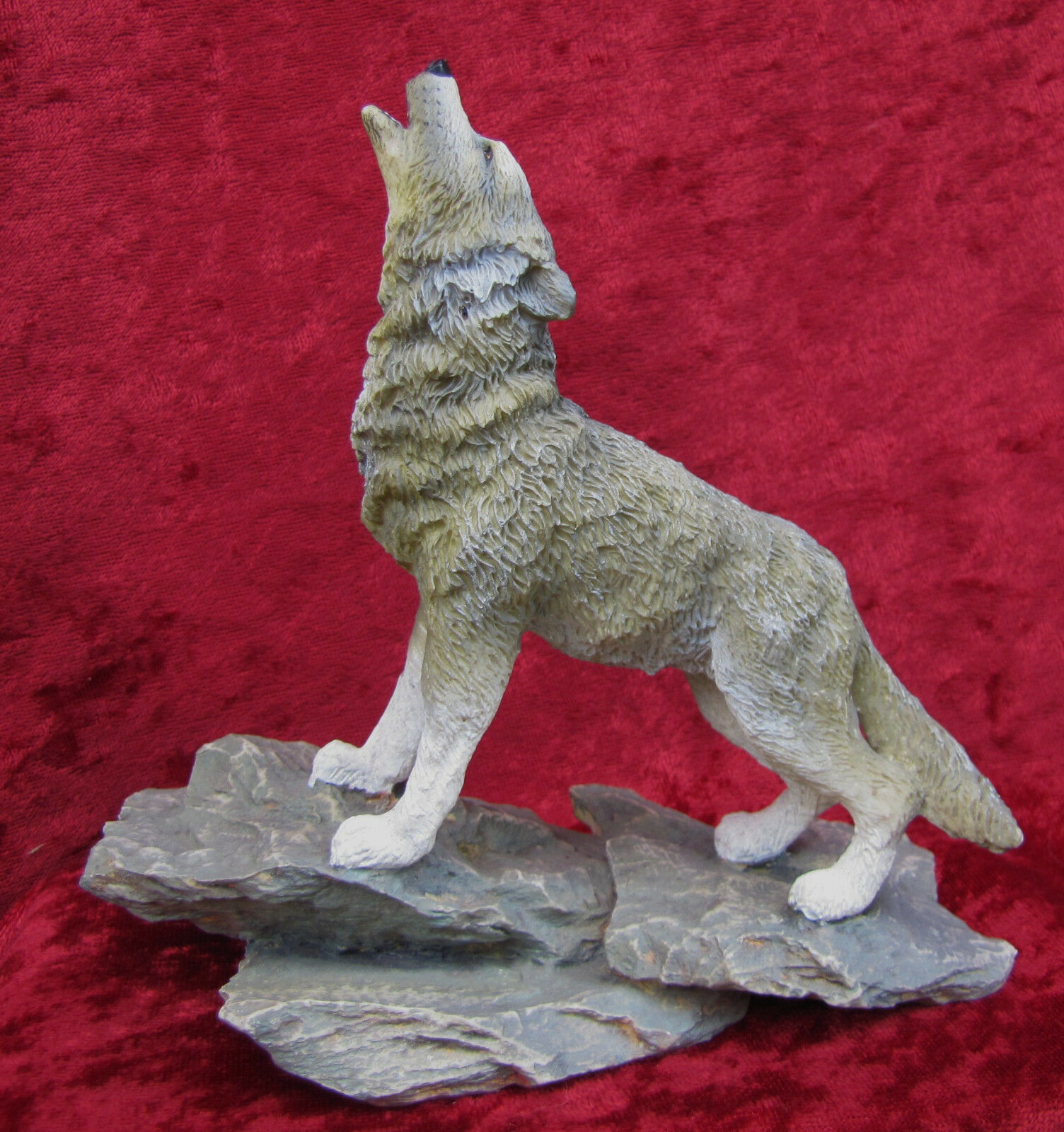 VINTAGE COLLECTIBLE MARLO COLLECTION WOLF FIGURINE FROM 1995 - Figurines