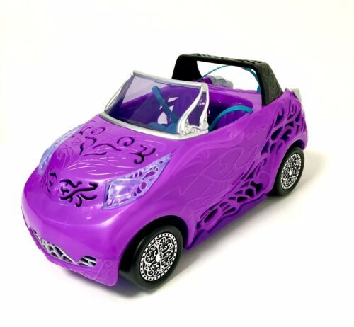monster high scaris car