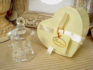 DLusso Designs CR-Smcarousel Mini CRystal Carousel In Satin Lined Heart Box,