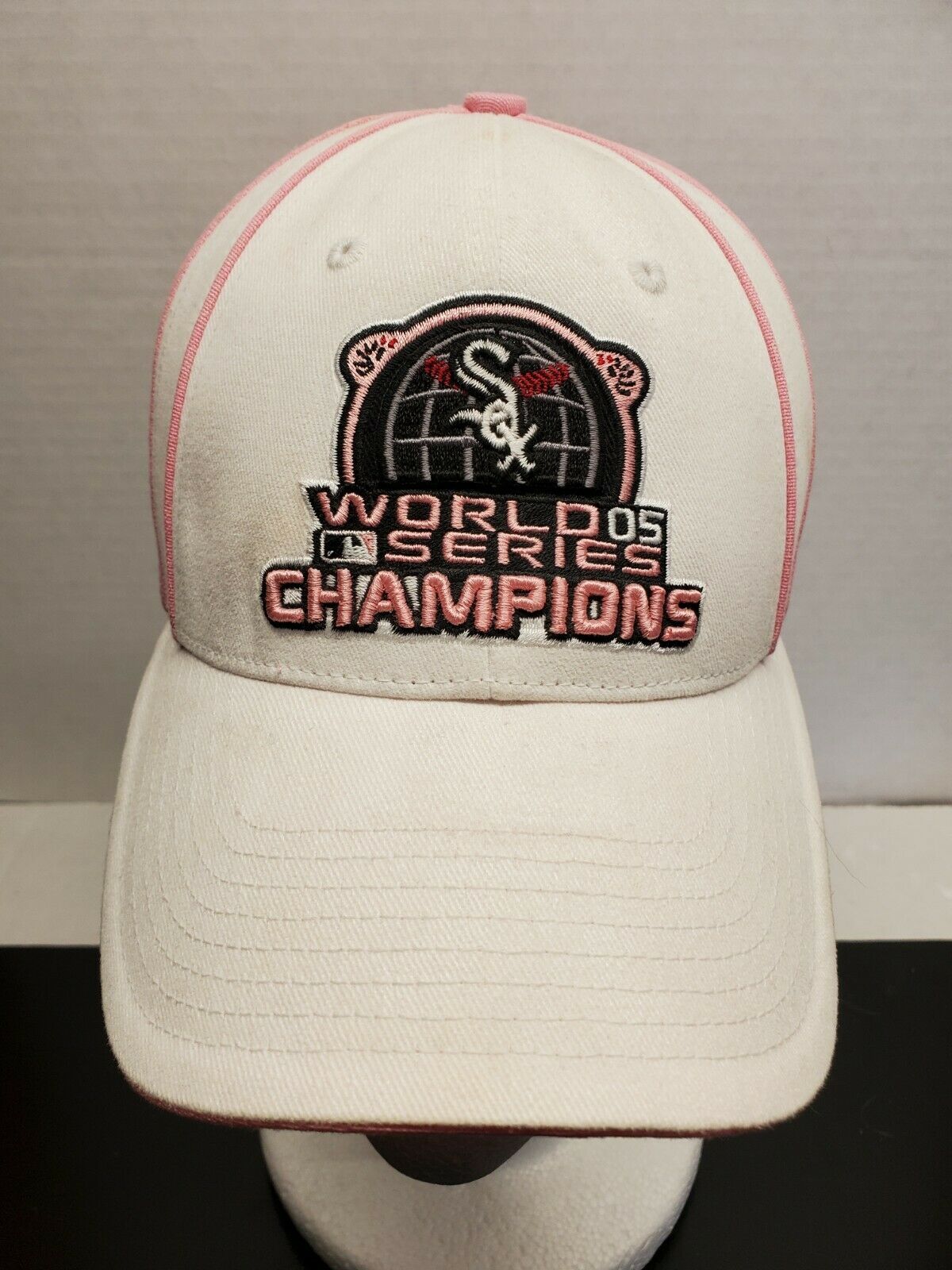 chicago white sox 2005 world series champions locker room hat