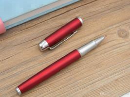 Gift im red lacquerred arrow clip 0 5mm nib thumb200