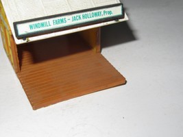HO? WINDMILL FARMS SHED -  GOOD- S31PP - $4.55