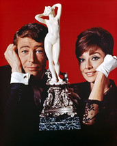 Audrey Hepburn and Peter O&#39;Toole in How to Steal a Million by sculpture ... - $69.99