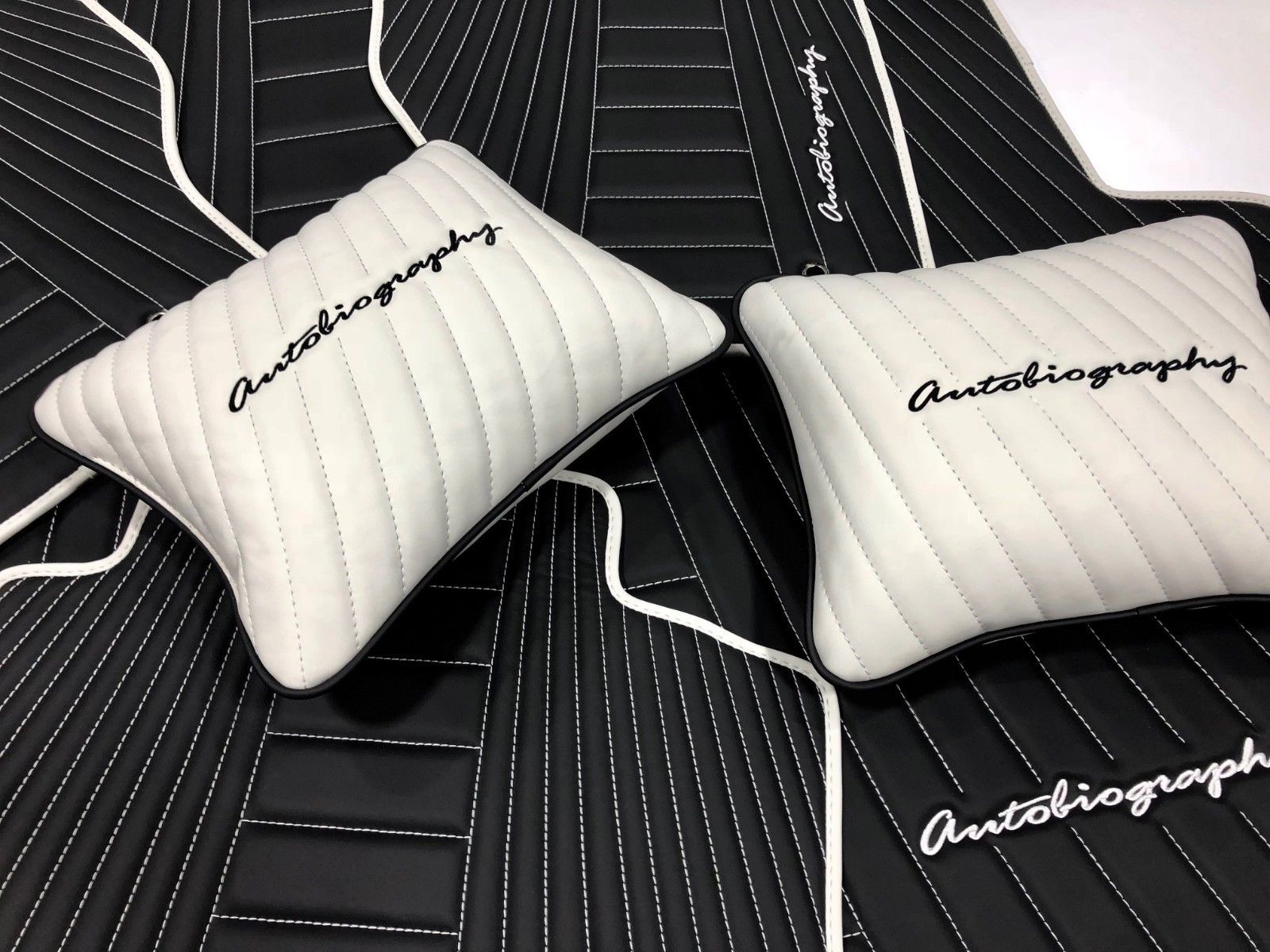 Range Rover Autobiography, Sport, SVR floor mats, trunk mat, pillows