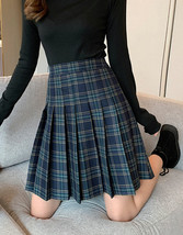 Women Girl Black Plaid Skirt Plus Size Fall Winter Pleated Plaid Skirt Outfit  image 11
