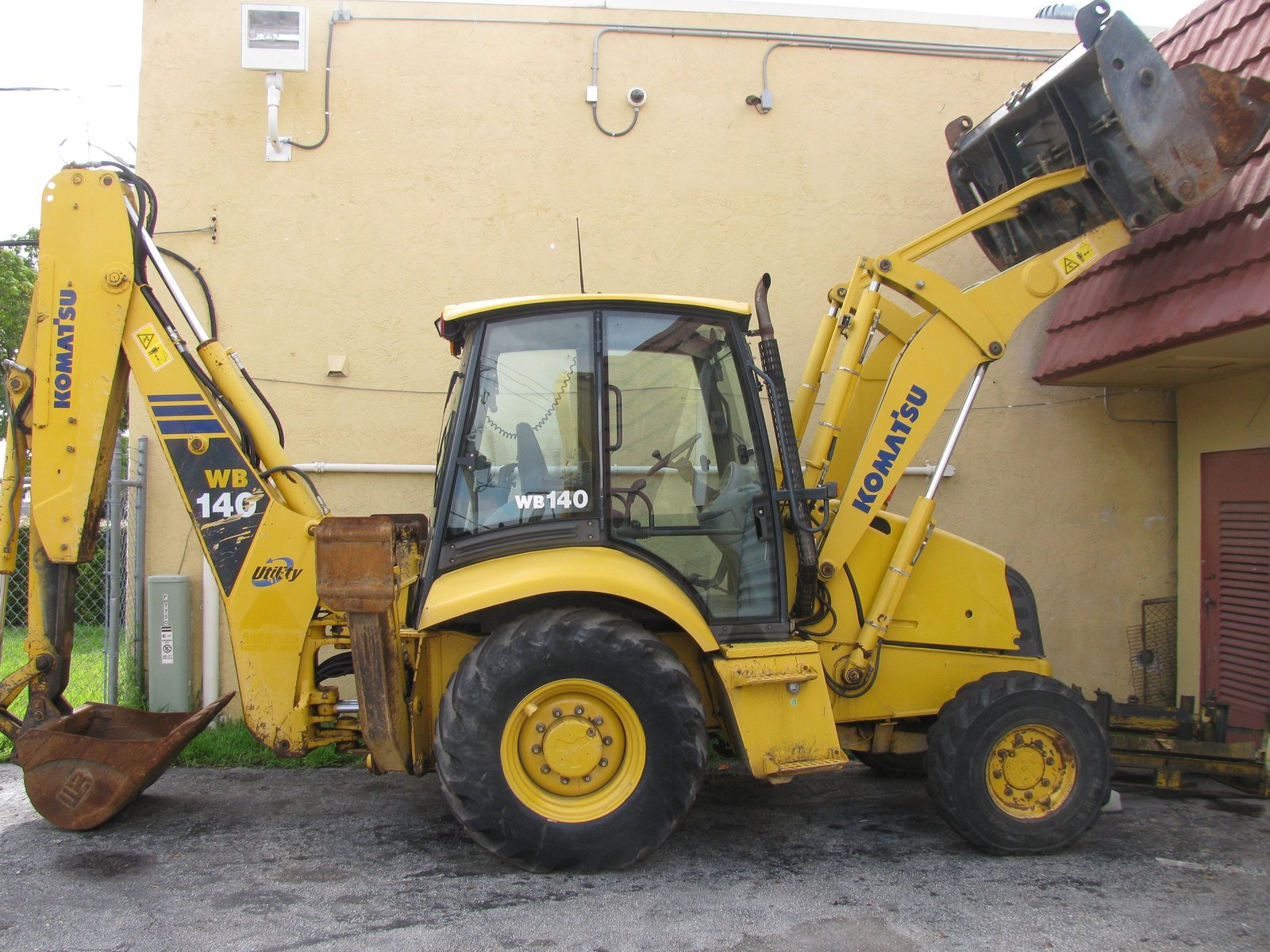 Komatsu wb140 13 7c51f885 bc87 43ee a4da c936daad078a