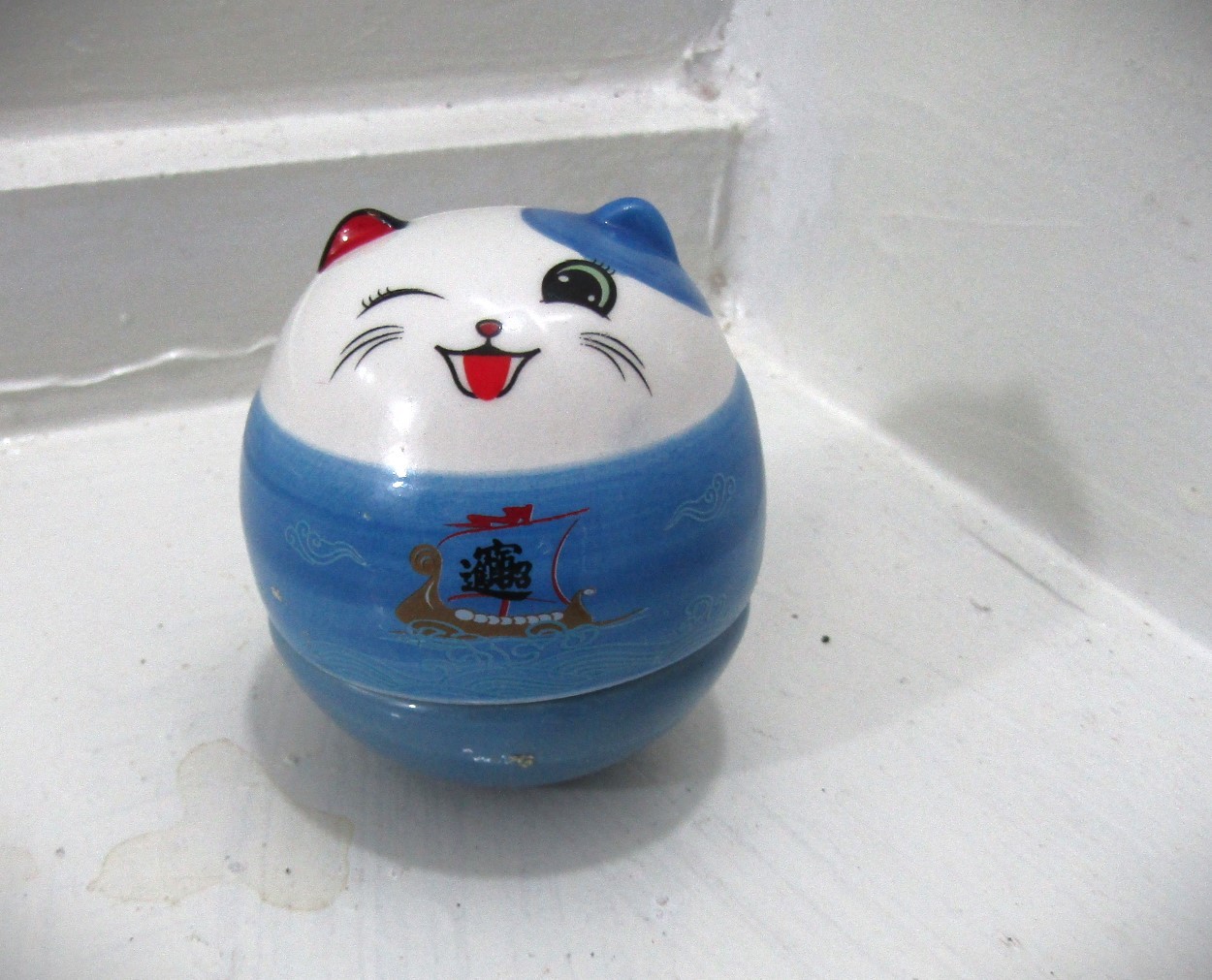 Primary image for Maneki Neko Lucky Cat Ceramic Cat Weeble Wobble Roly Poly