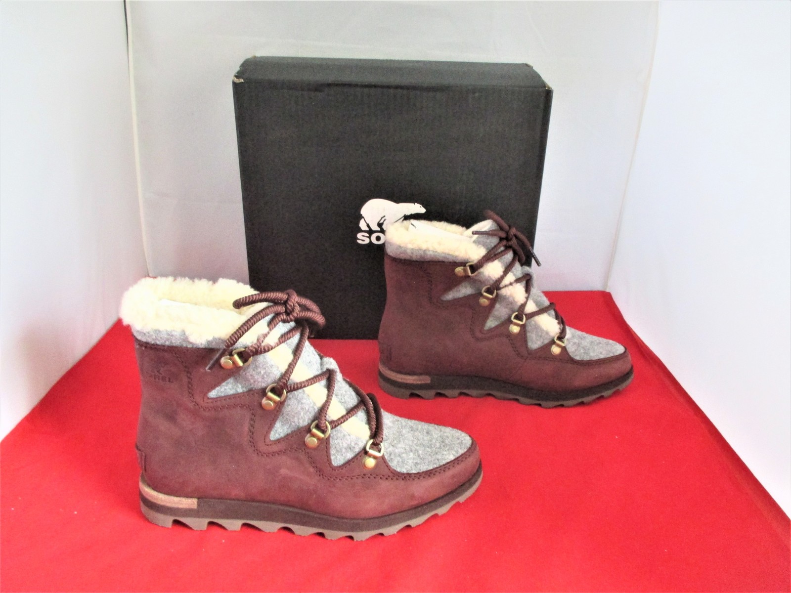 sorel sneakchic alpine booties