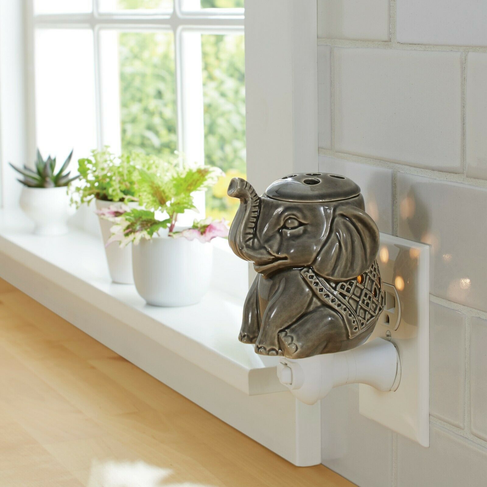 Better Homes and Gardens Accent Wax Warmer Elephant - NEW - $6.42