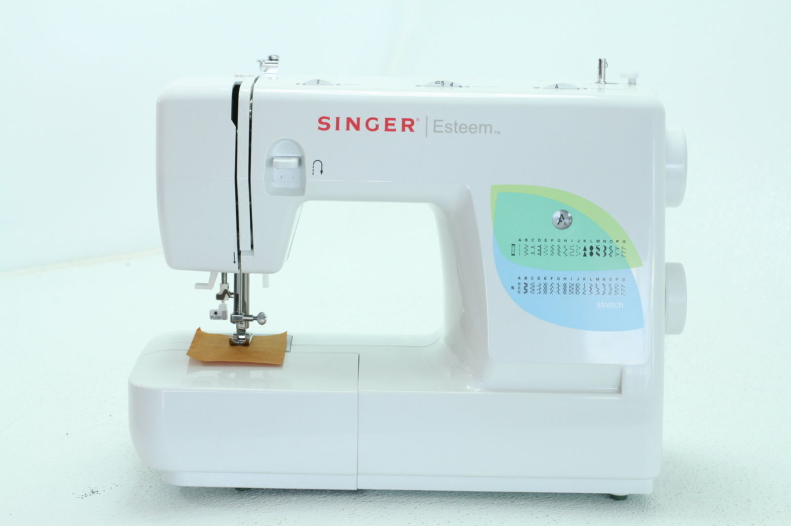 Singer Esteem 1732 35 Stitch Sewing Machine Clothes White Needle Thread 