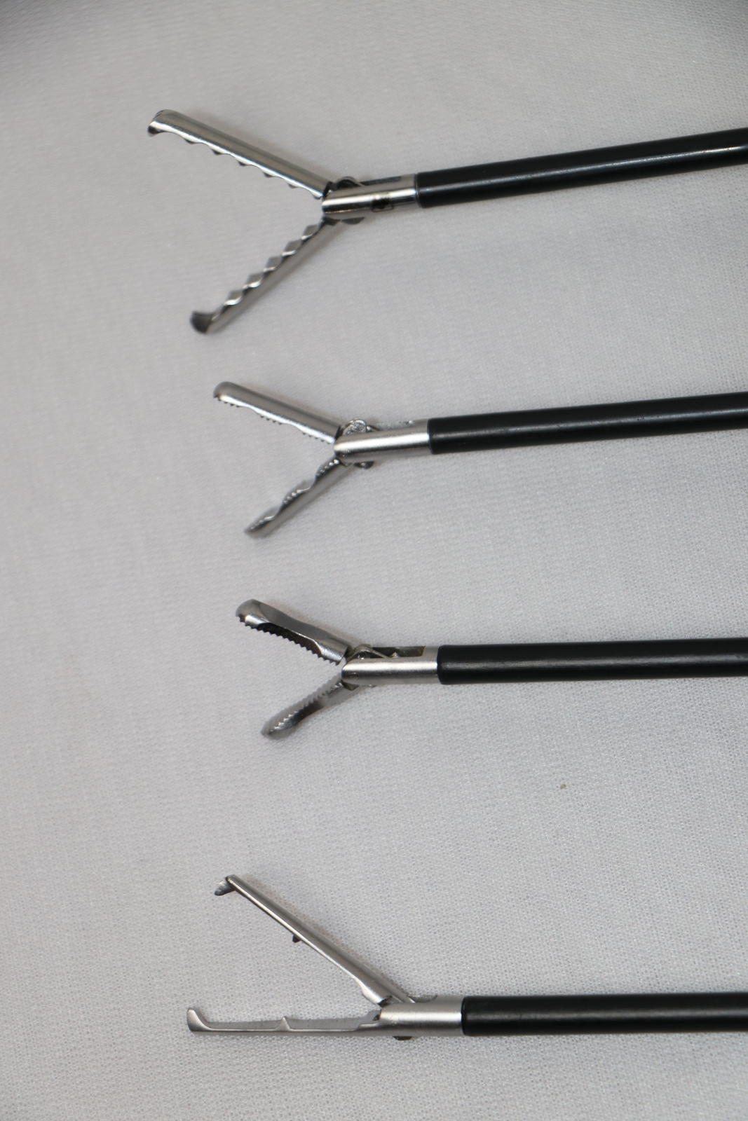 Laparoscopic Fundus Maxi Grasper,Retraction Long Ridged Jaw,Duckbill