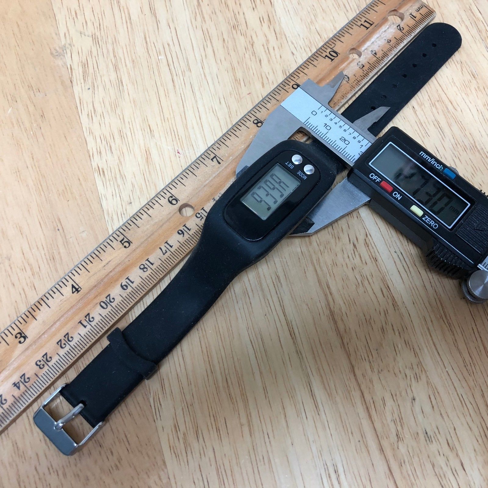 Crane Men Lady Black LCD Digital Pedometer Activity Tracker Watch Hours