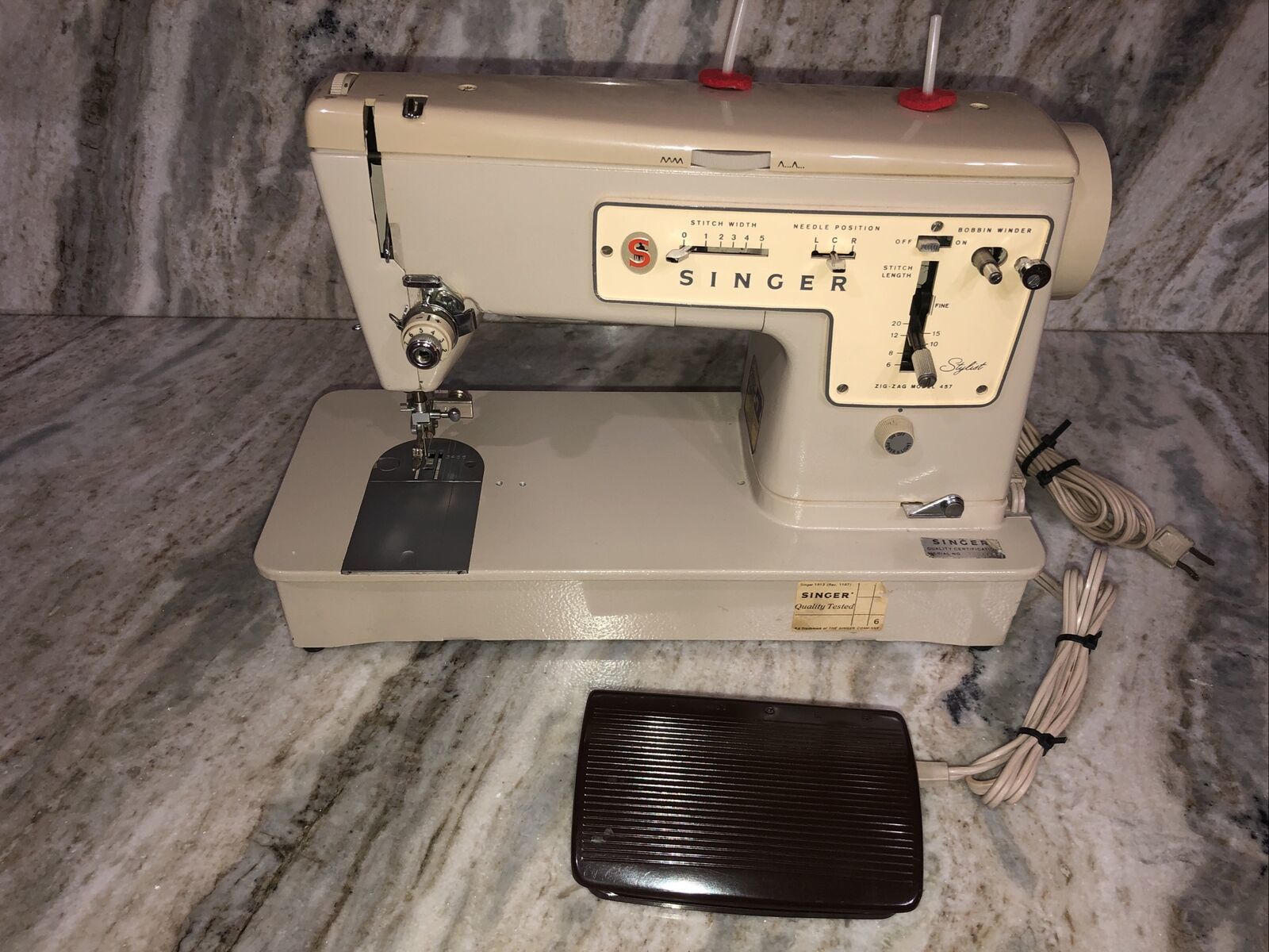 Vintage Singer Sewing Machine Zig Zag Model 457 StylistEXCELLENT
