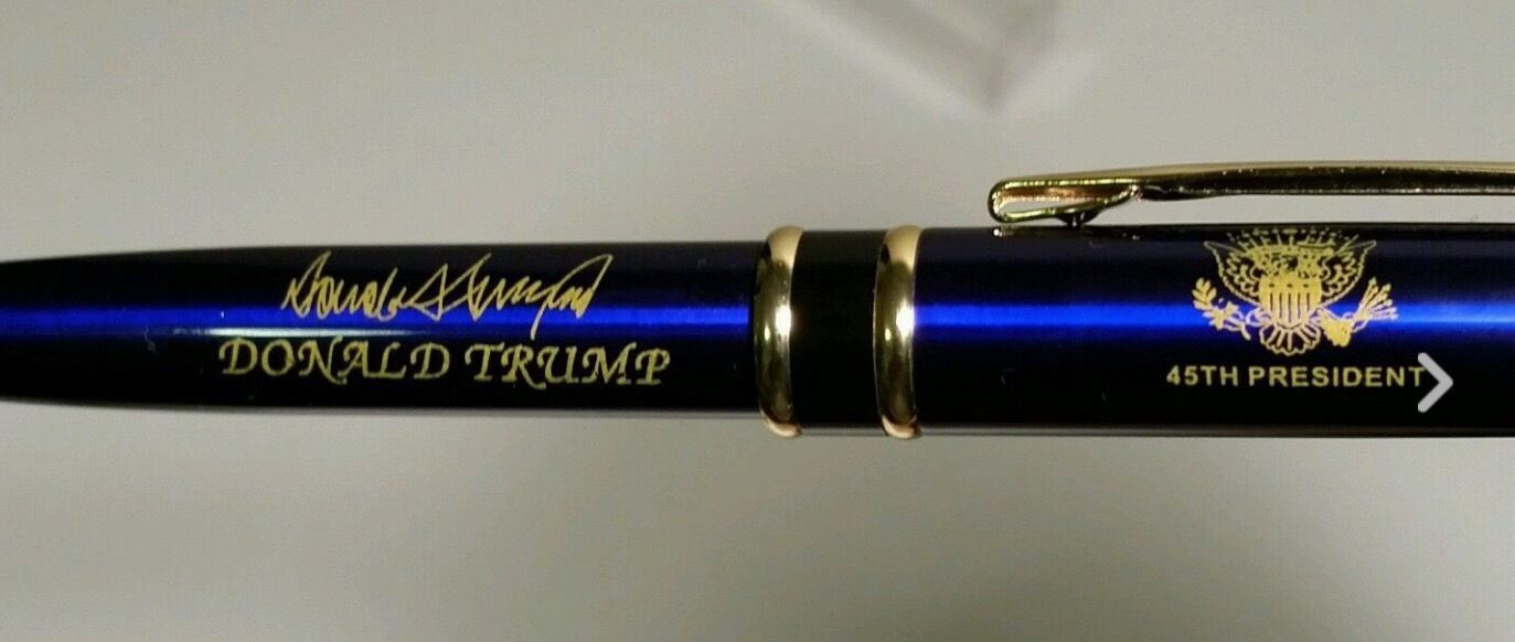 Gold signature. Ручка Трампа. Ручка президента. Ручки президентов. Ручки президентов США.