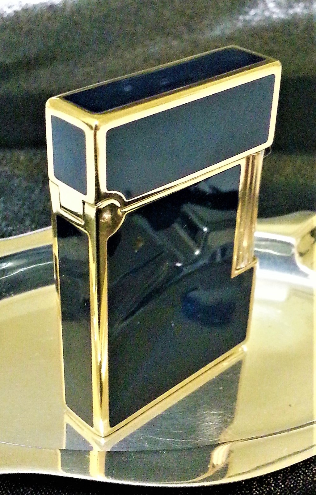 S. T. DUPONT LIGHTER ~ 18 K Gold ~ Lacque de Chine Black ~ Formal Style ...
