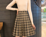 Yellow plaid knee 1 thumb155 crop
