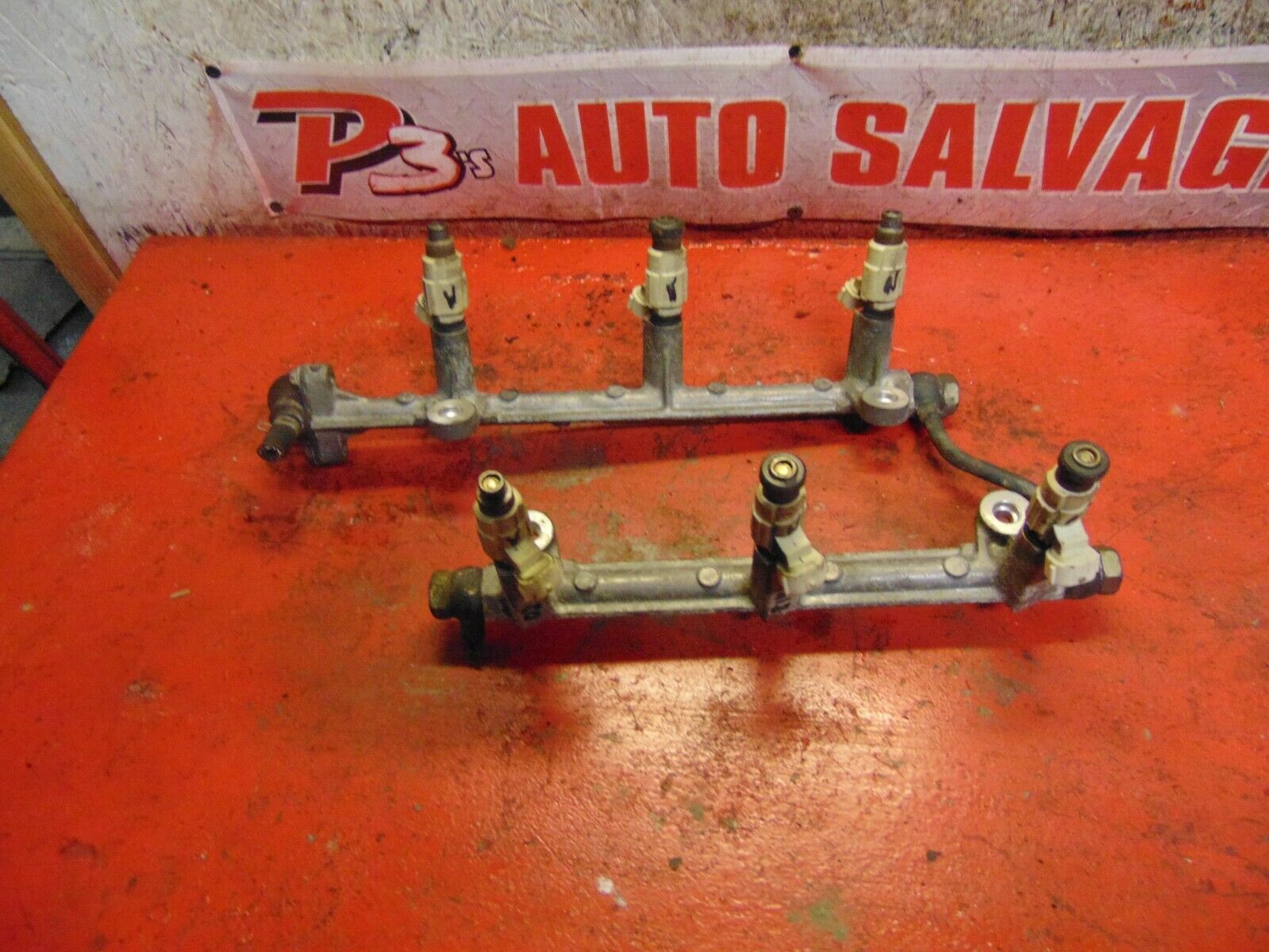 99 01 03 04 05 02 Suzuki XL7 grand vitara 2.7 fuel injector rail Fuel