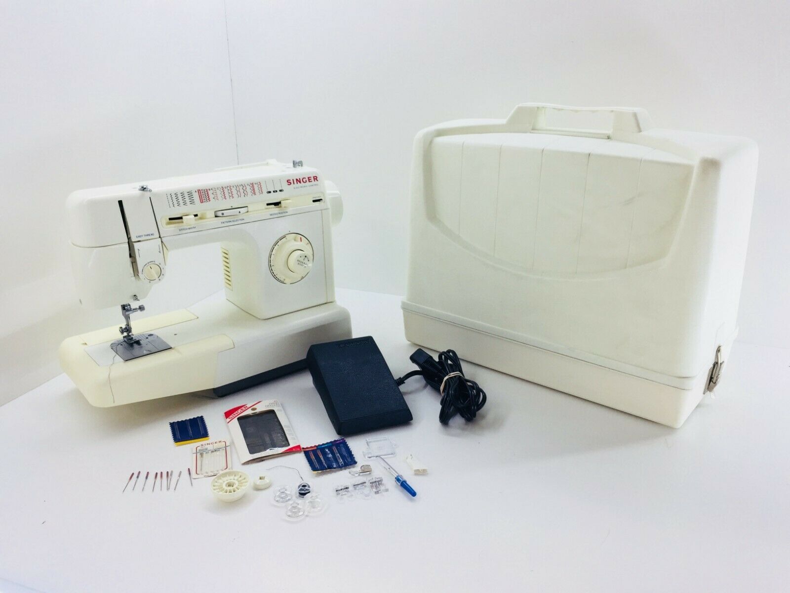 Singer Sewing Machine 4830C with Foot Pedal/Power Cord Tested Machines