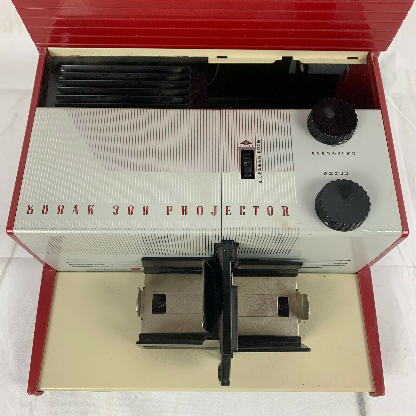 Vintage Kodak 300 Red Model 1 Slide Projector with Case NO POWER CORD Projectors & Screens