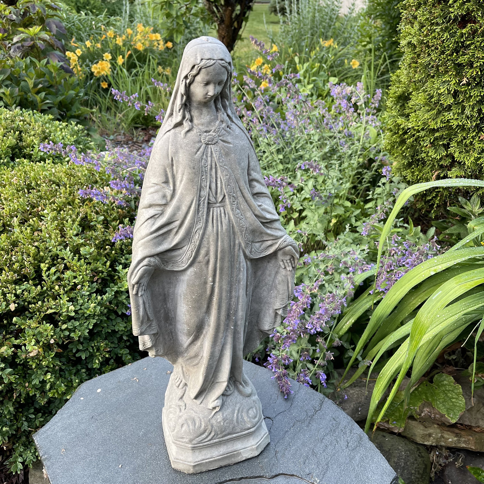 Concrete Virgin Mary Garden Statue Outdoor 24