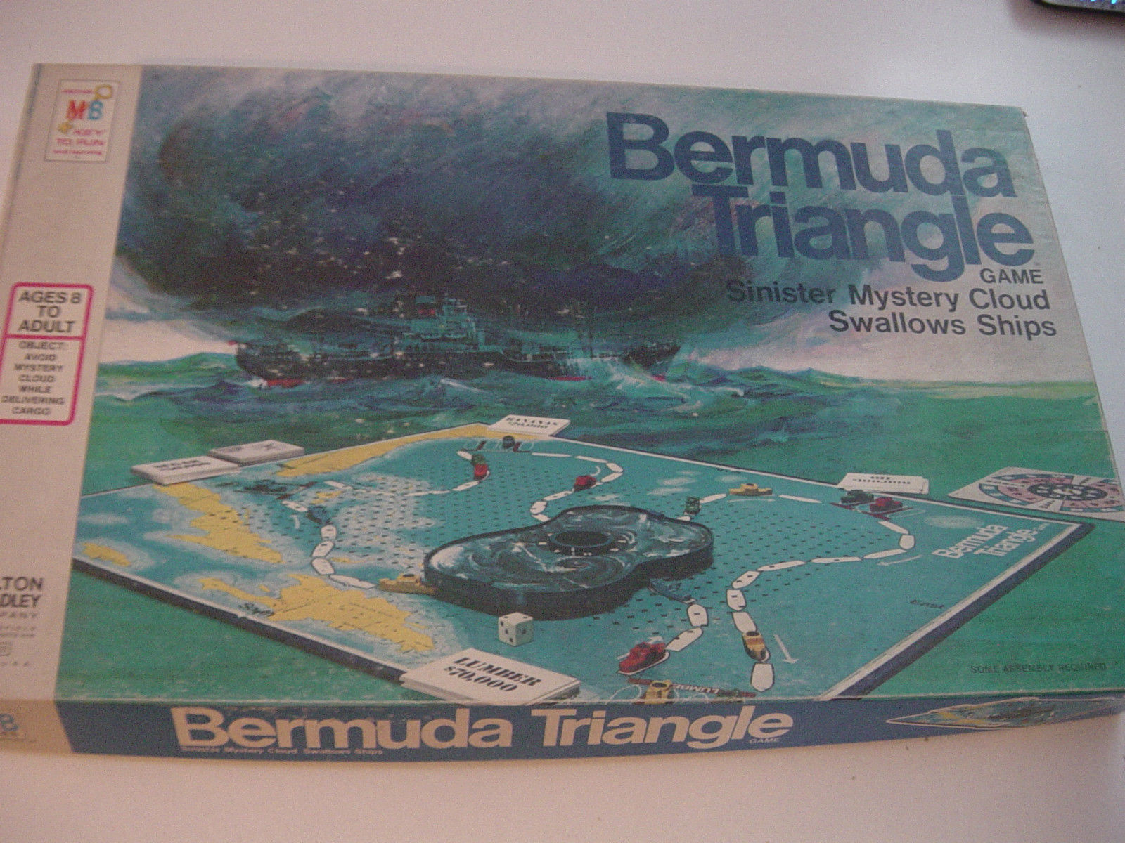 Bermuda Triangle game Milton Bradley - Vintage Manufacture