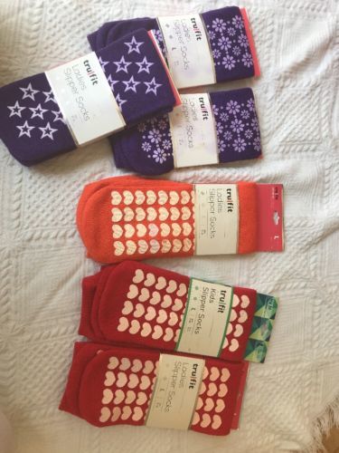 Primary image for Set of 6 Women's Tru-fit Slipper Socks With Non skid Soles size 9-11 Spandex 