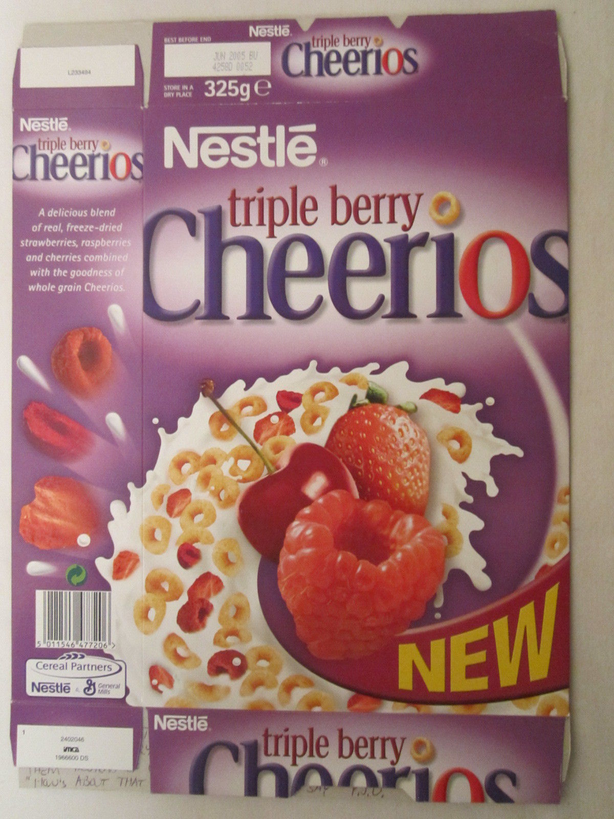 Empty Cereal Box TRIPLE BERRY CHERRIOS 2004 NESTLE 325g From the UK