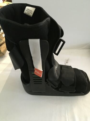 orthopedic boot with air pump