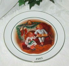 Enjoying The Night Before Christmas Collector Plate Avon 1983 Holiday Decor Gift - $15.99