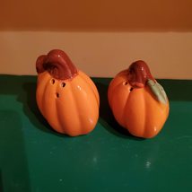 Pumpkin Salt and Pepper Shakers, Ceramic Orange, Thanksgiving Autumn Fall Decor image 6